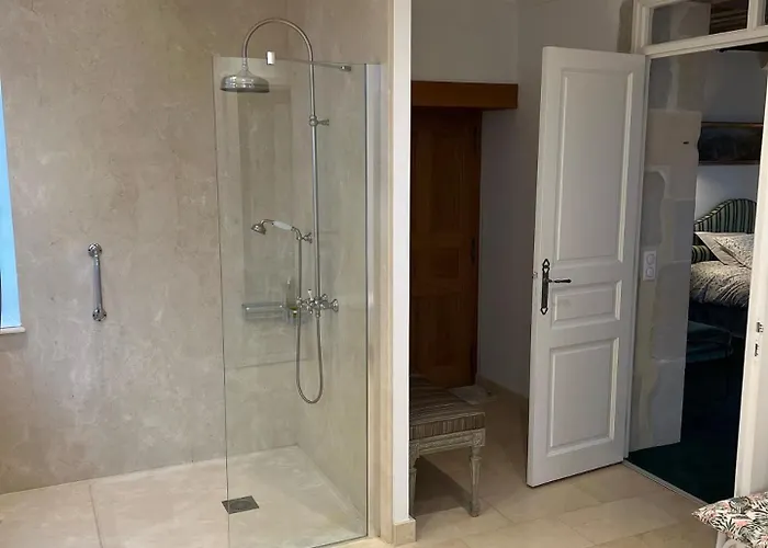 Manoir De Cleronde - Bed & Breakfast Blay